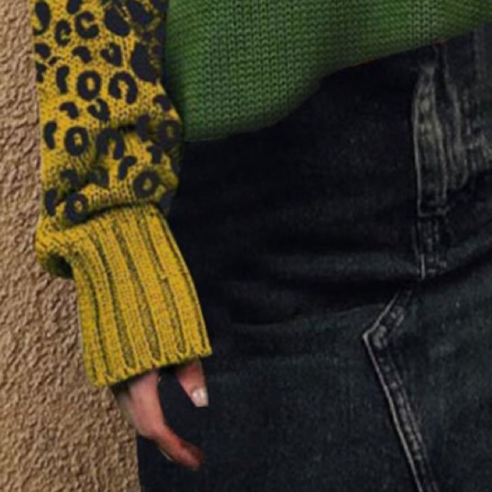 🆕🐆Leopard Sleeve Oversized Sweater - Picture 4 of 8